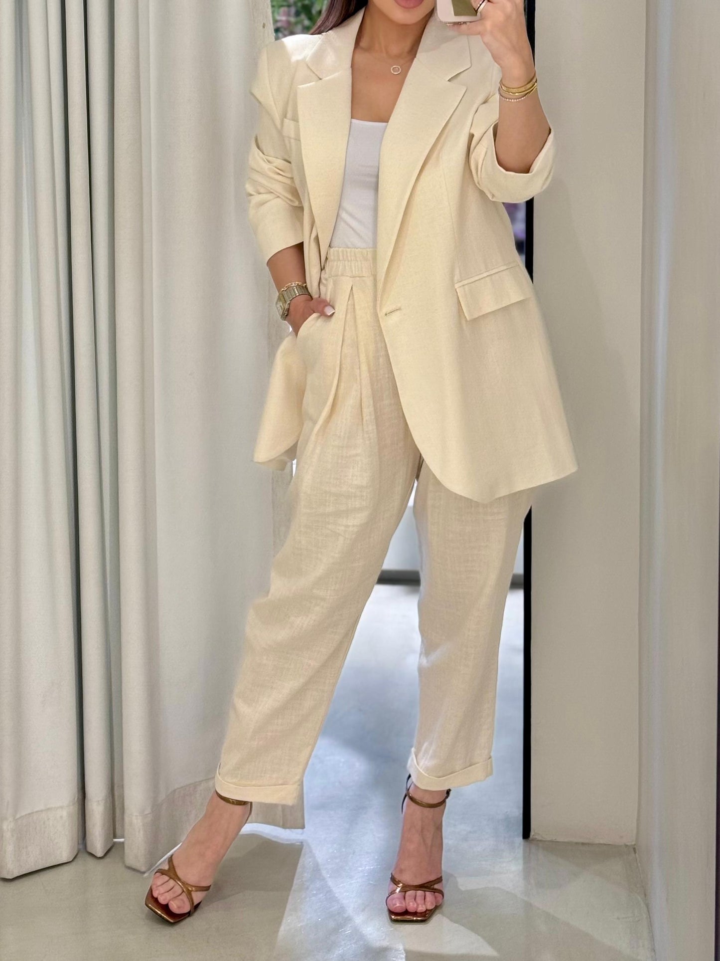 The linen summer Suit- white