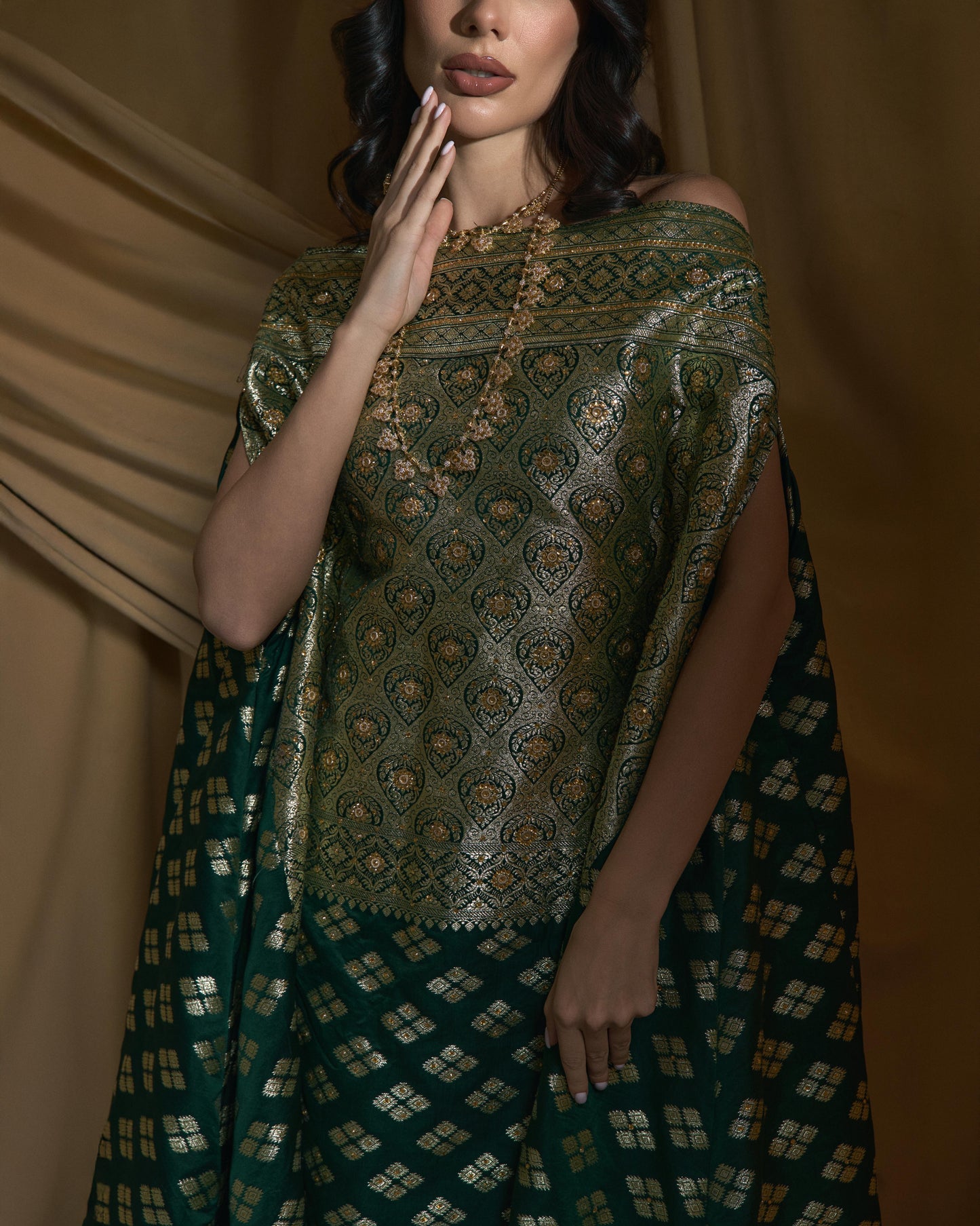 Offshoulders Brocade Cape- Green x Gold
