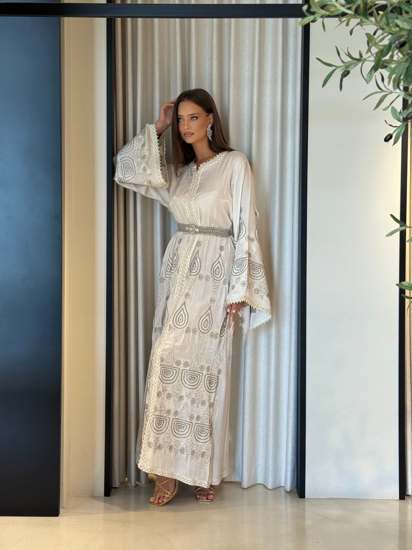 Morrocan Kaftan- white x Gold