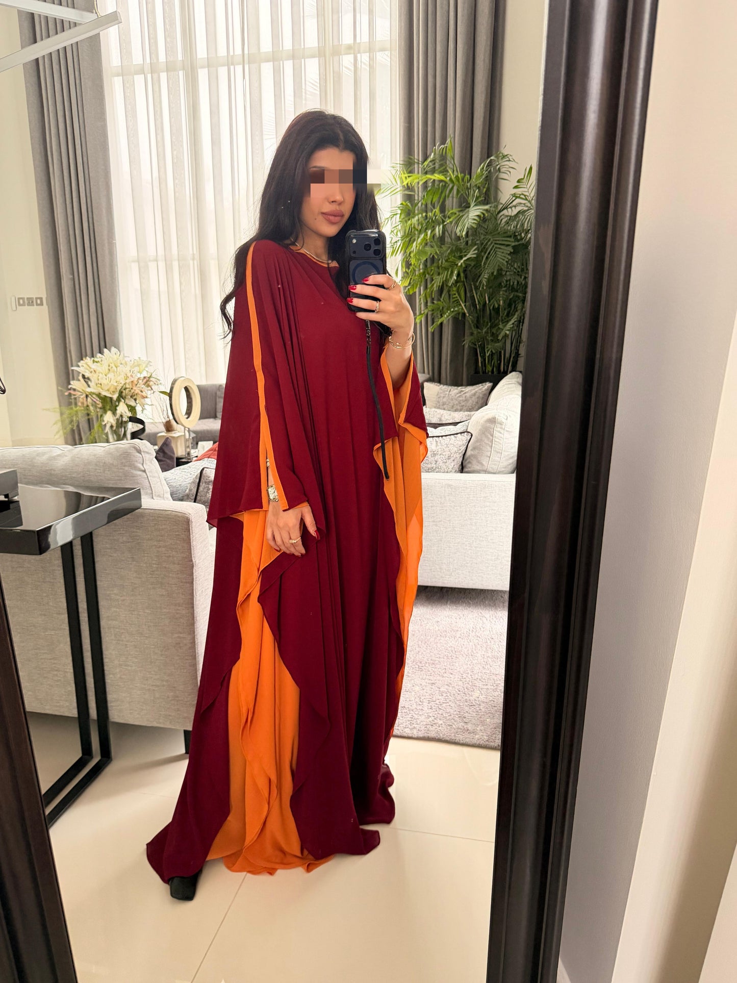 Maroon x dark orange Flow• Closed shoulders•