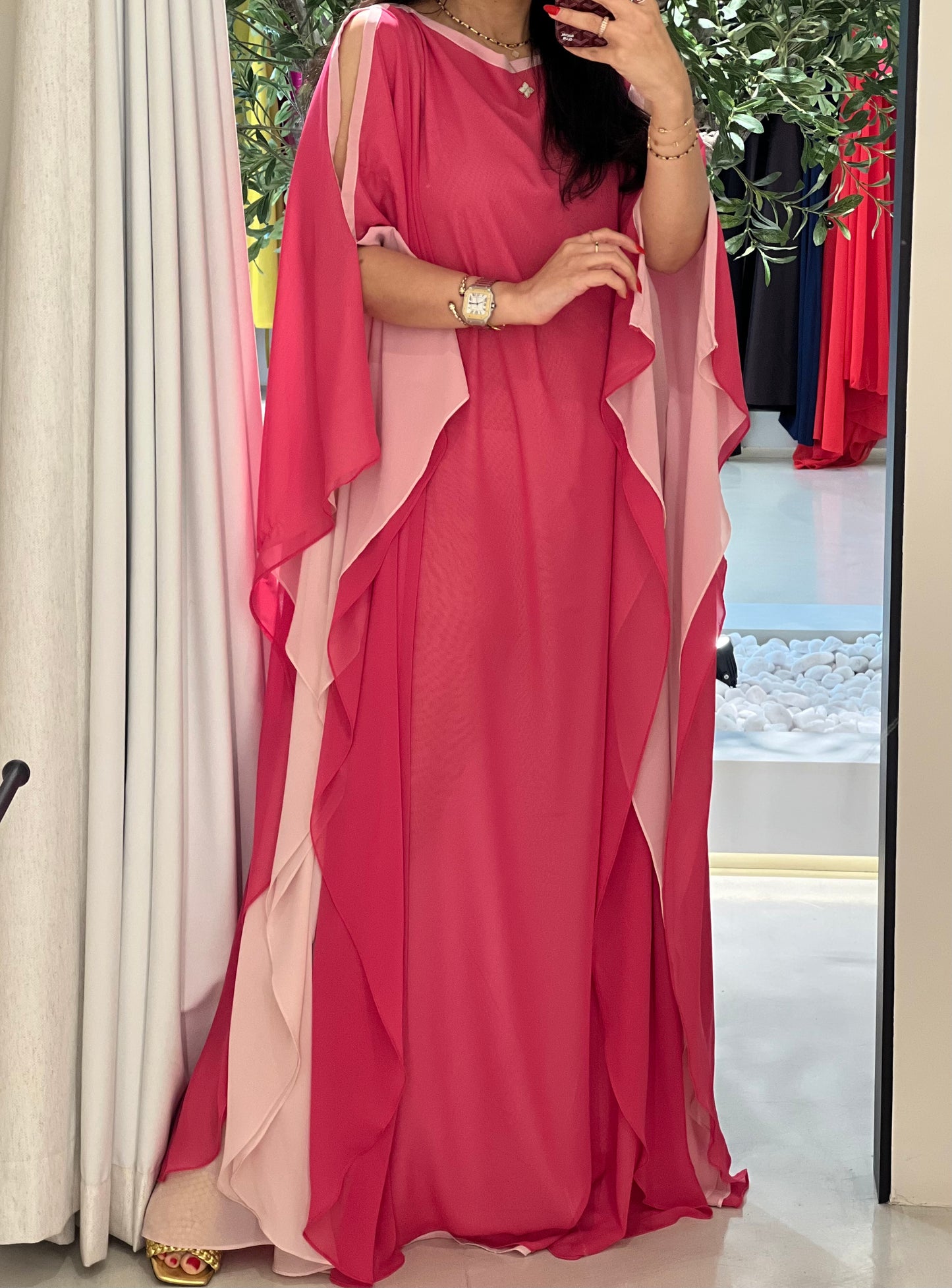 Barbie Flow• Open shoulders•