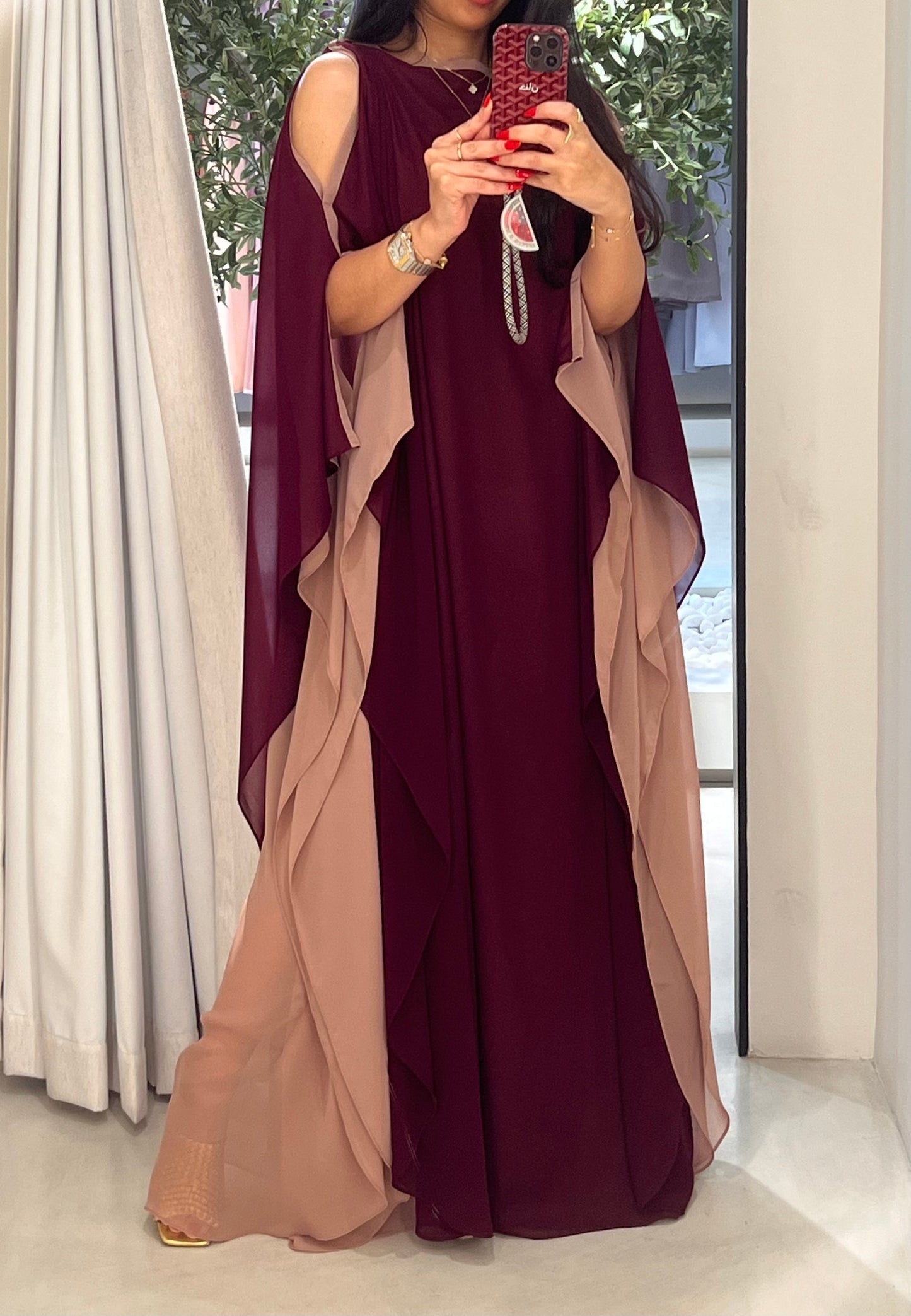 Maroon x Nude Grey• Open shoulders•