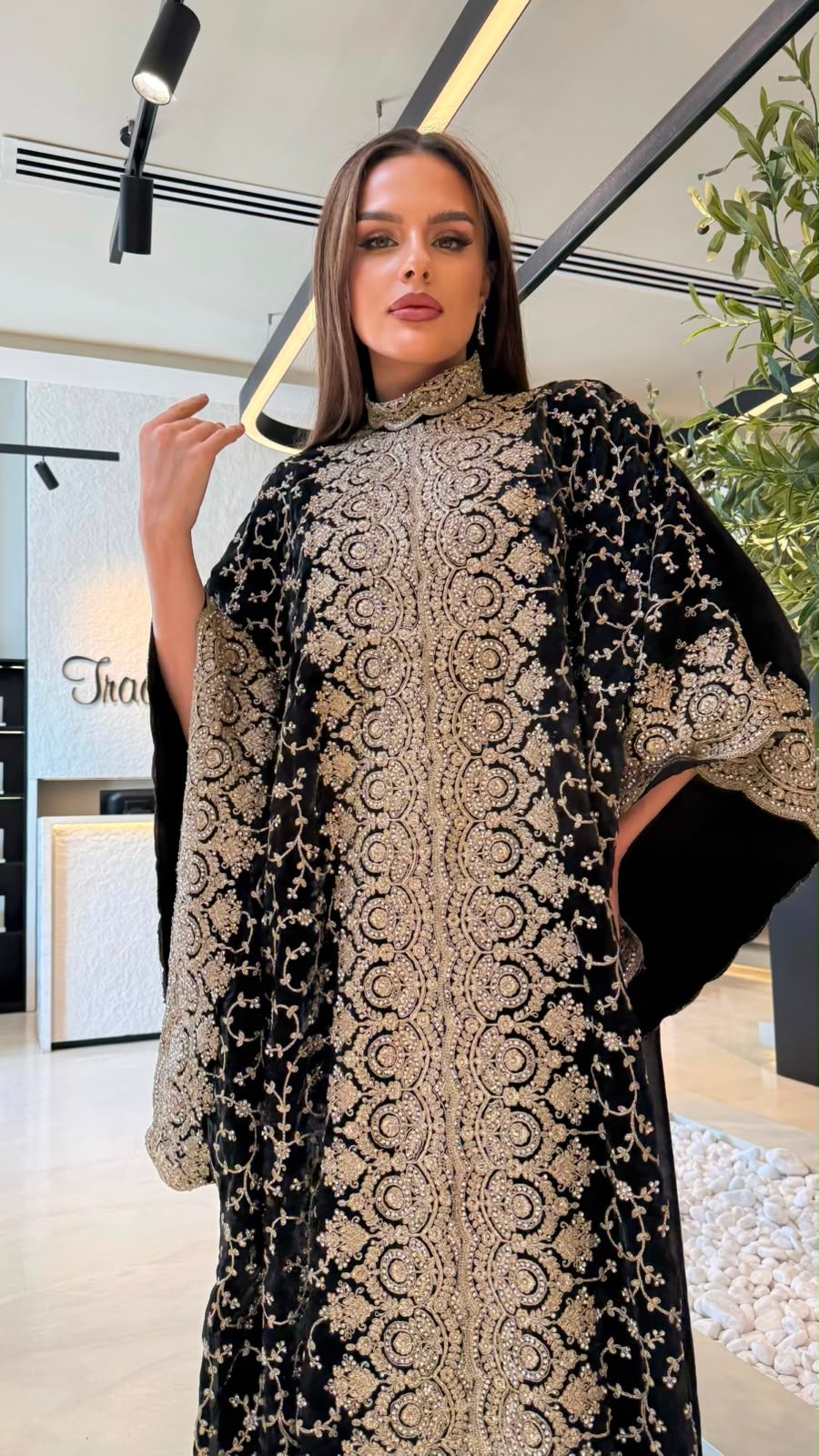 Wide Sleeves Jelwa Kaftan-Black