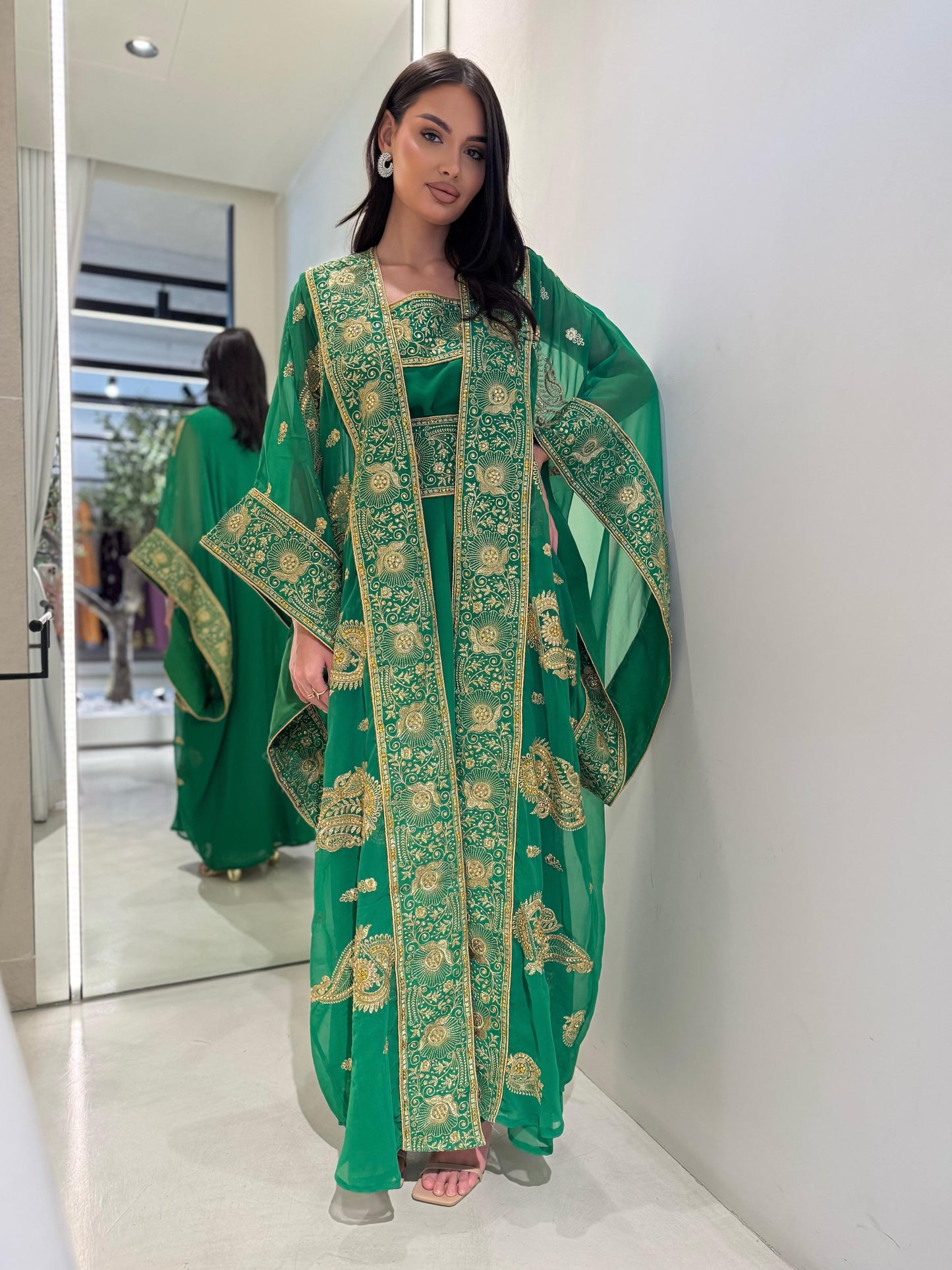 Wide Jelwa Bisht-Green