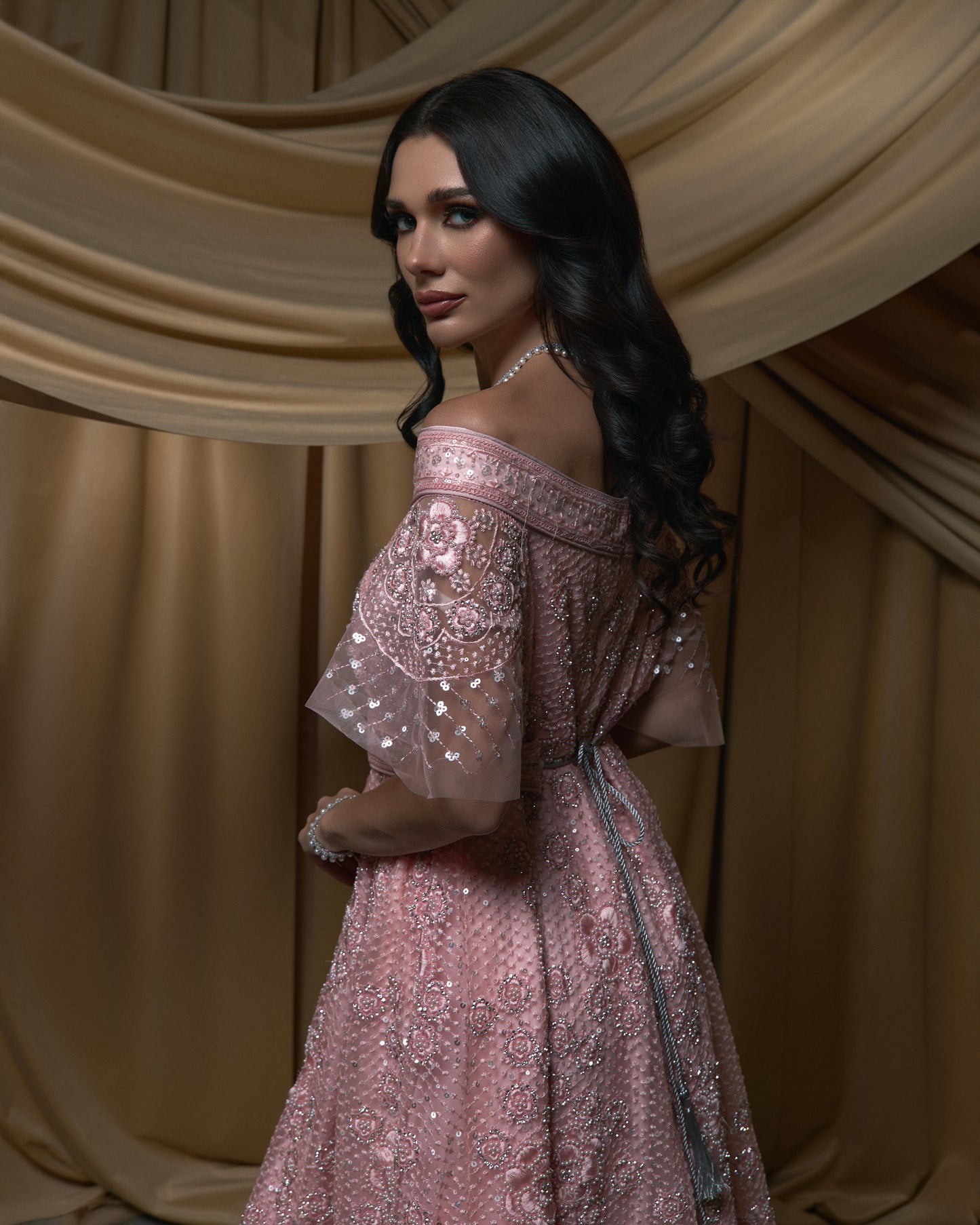 Offshoulders Floral Pearls Midi Jelwa Dress- Pink
