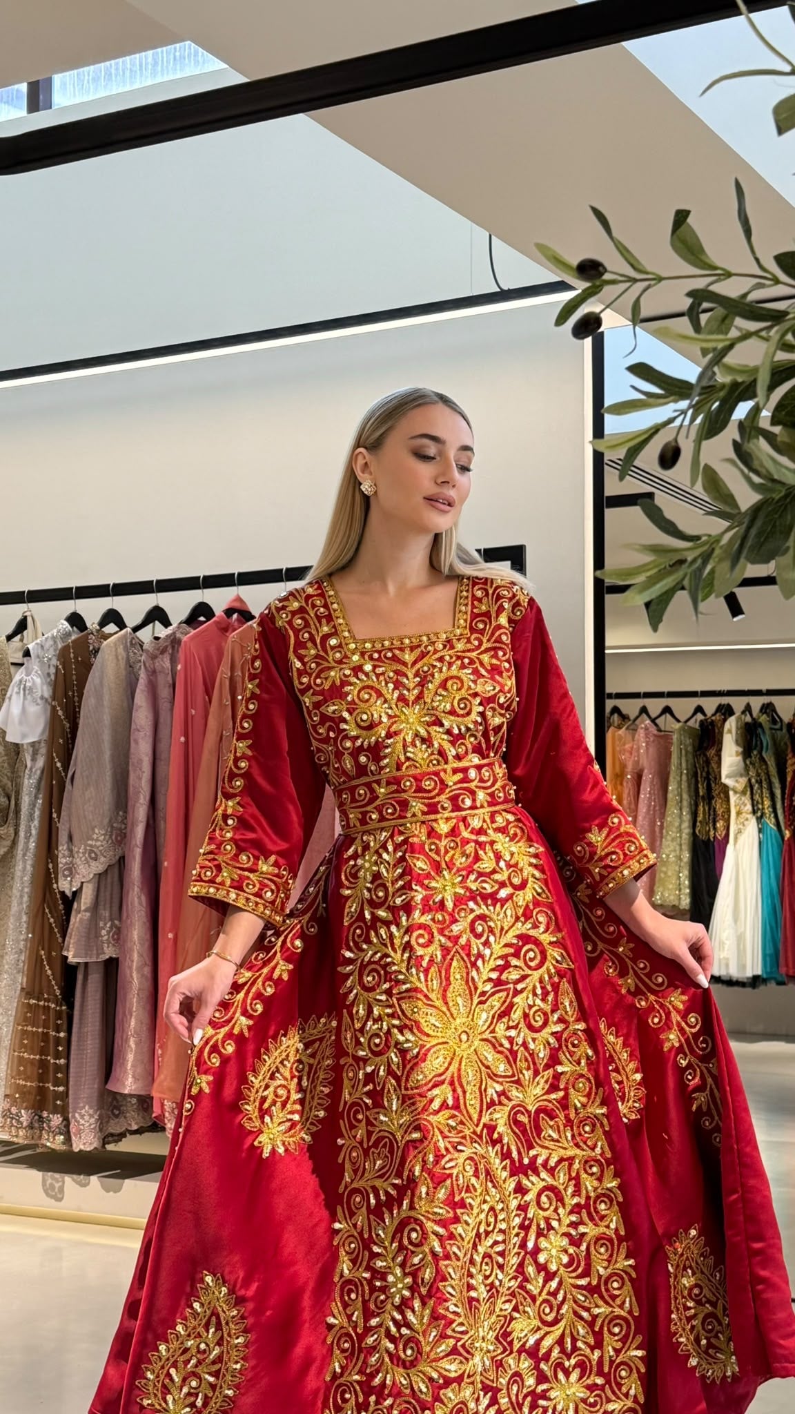 Nashel Jelwa Dress - Scarlet Red