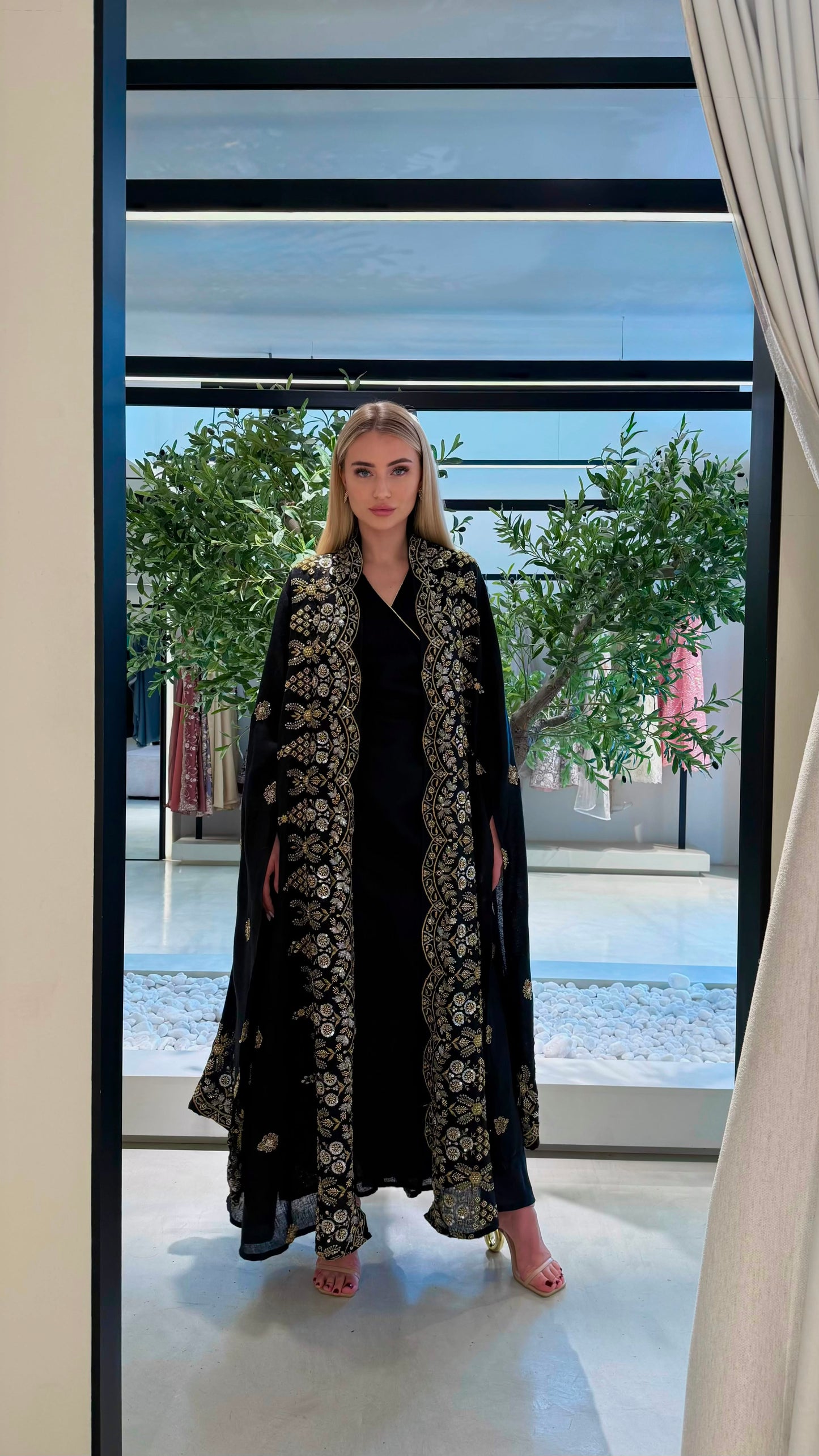 Wrapped cape kaftan- Black