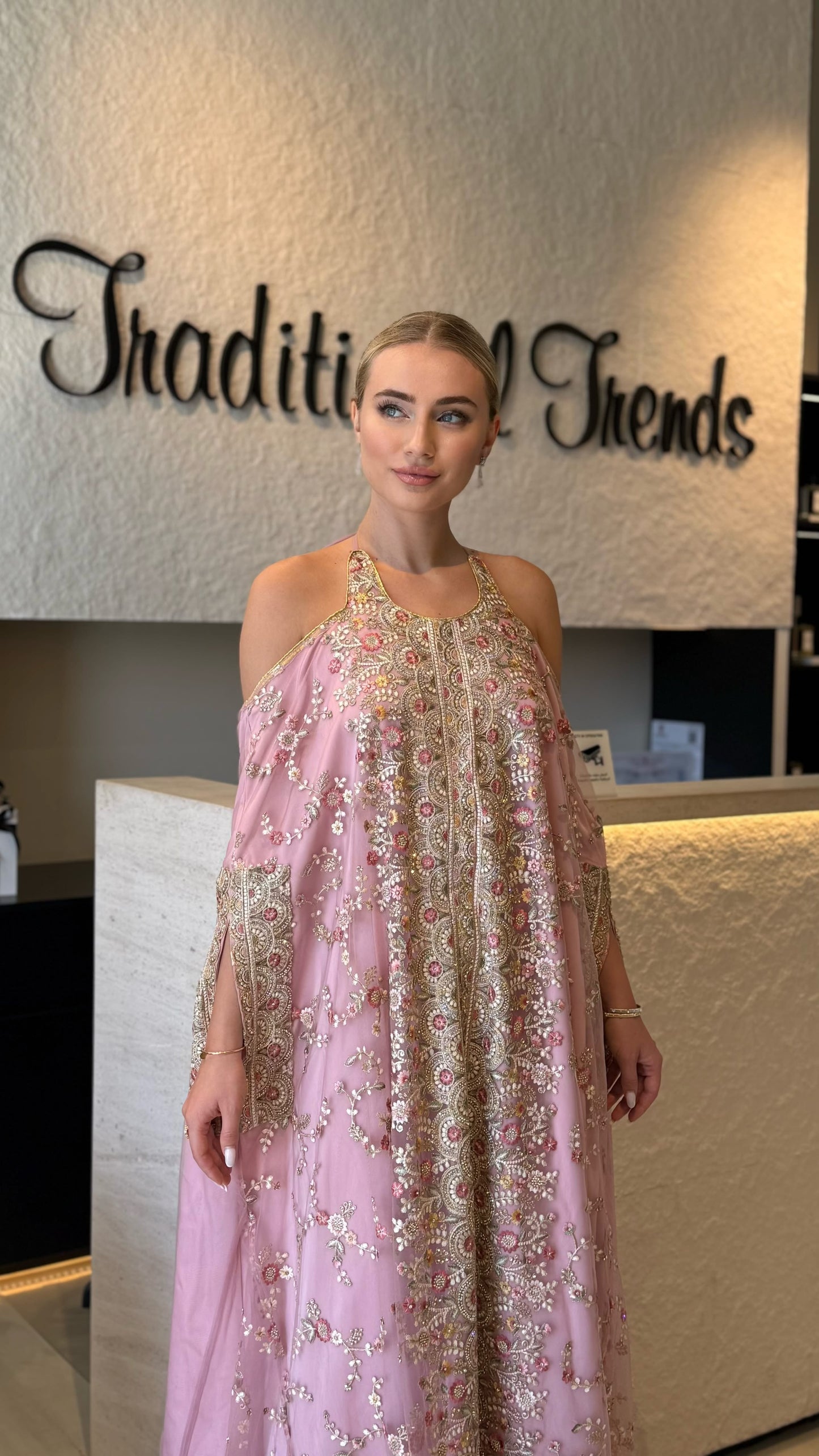 Offshoulders Cape Jelwa Kaftan -Blush