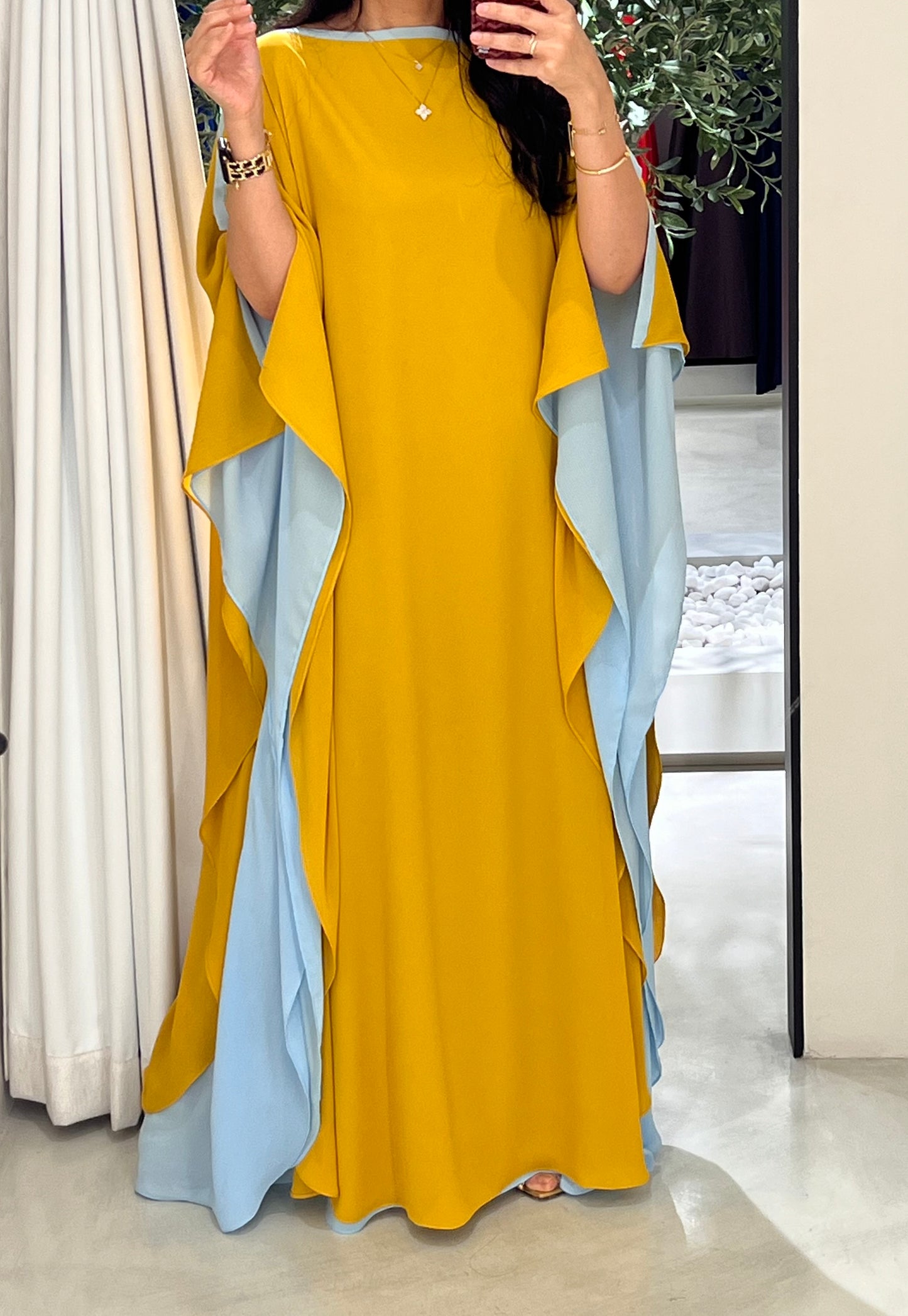 Mustard x Blue  Flow •Closed shoulder•