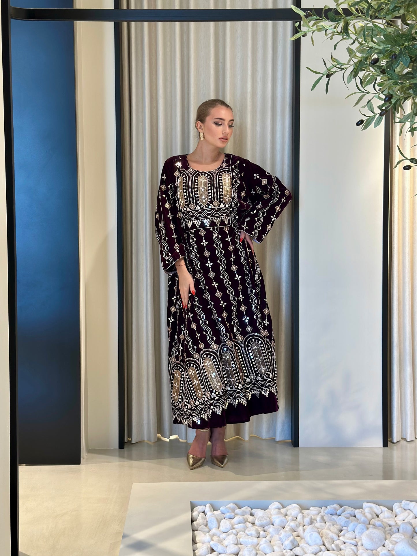 Fully embroidered velvet kaftan - Black