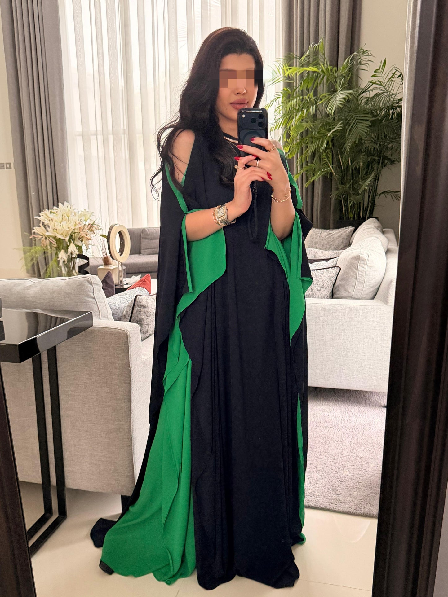 Navy x Green Flow• Open shoulders•