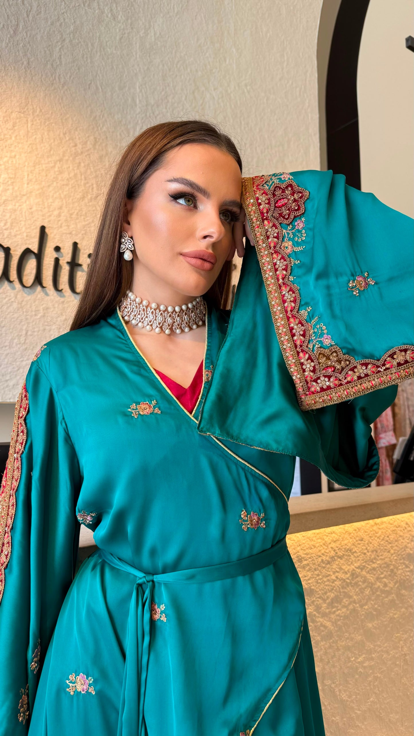 Flare sleeves wrapped Jelwa  kaftan - teal x maroon