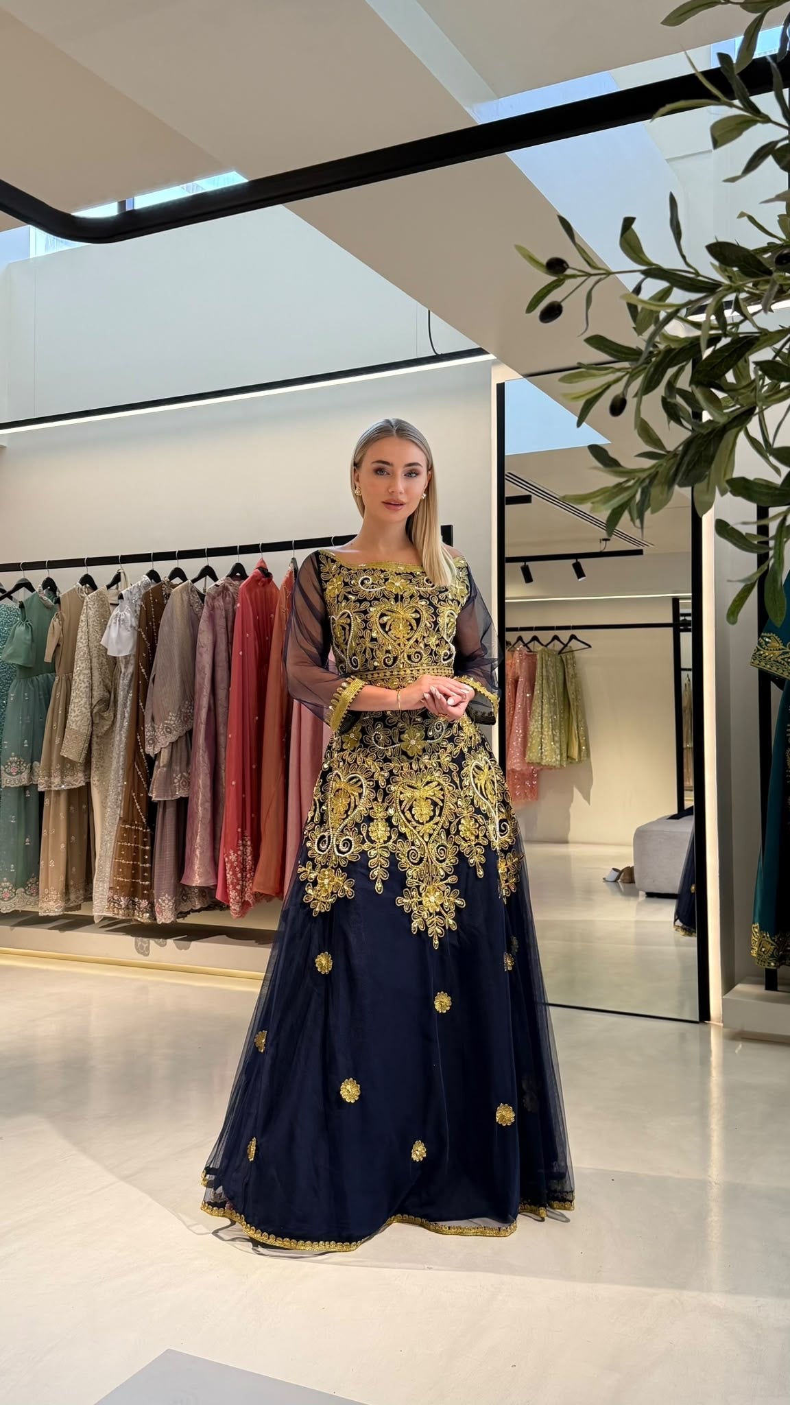 Nashel Jelwa Bridal Dress- Black x golden Florals