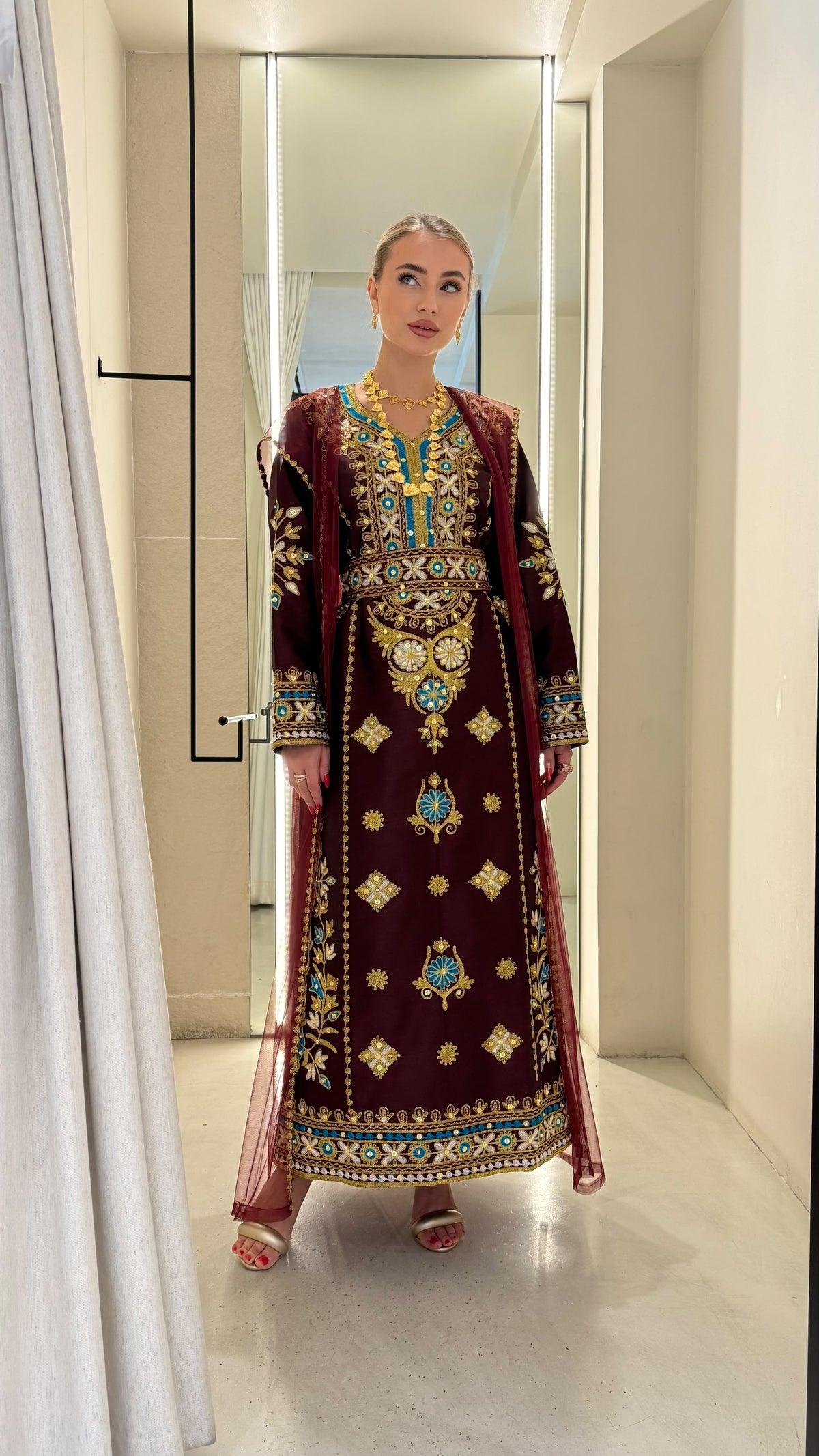 Nashel Jelwa Bisht/ Dress set-maroon