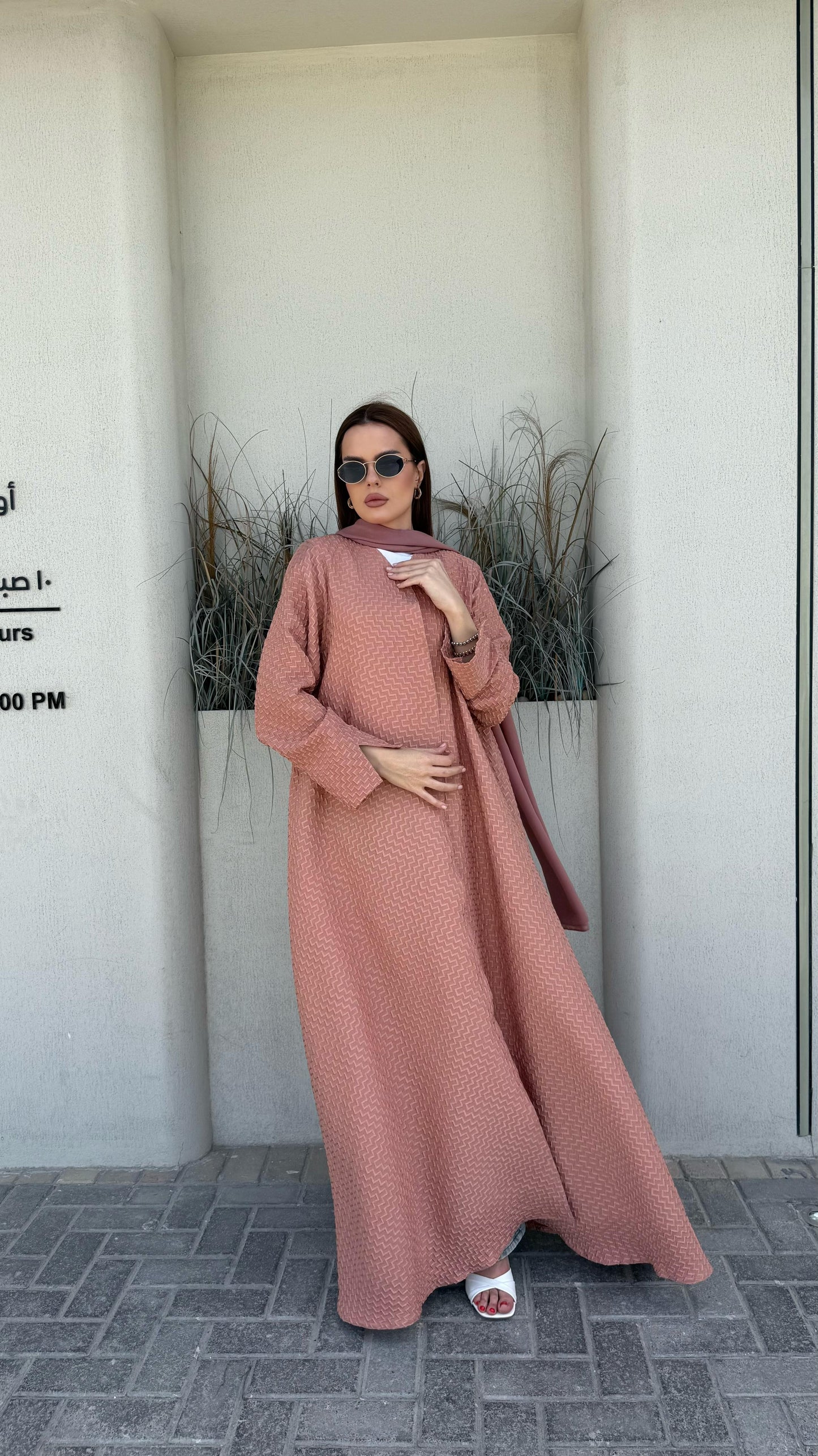 Brocade Abaya -Triangles peach
