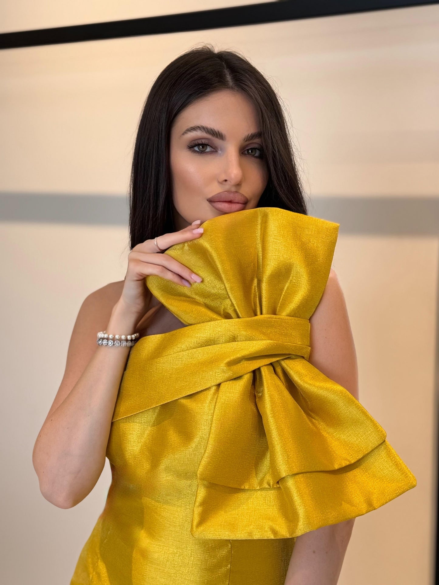 Mustard bow