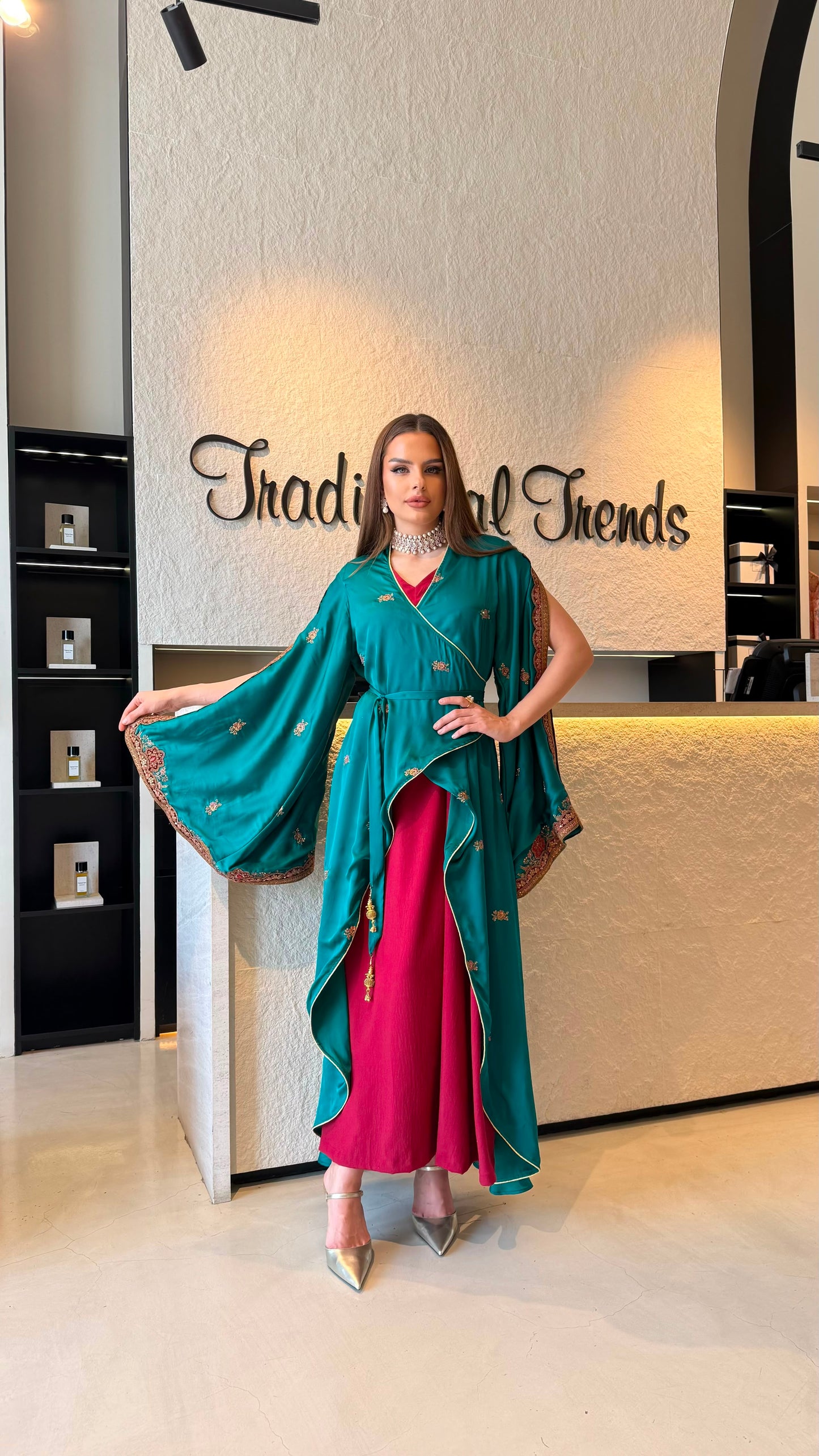 Flare sleeves wrapped Jelwa  kaftan - teal x maroon
