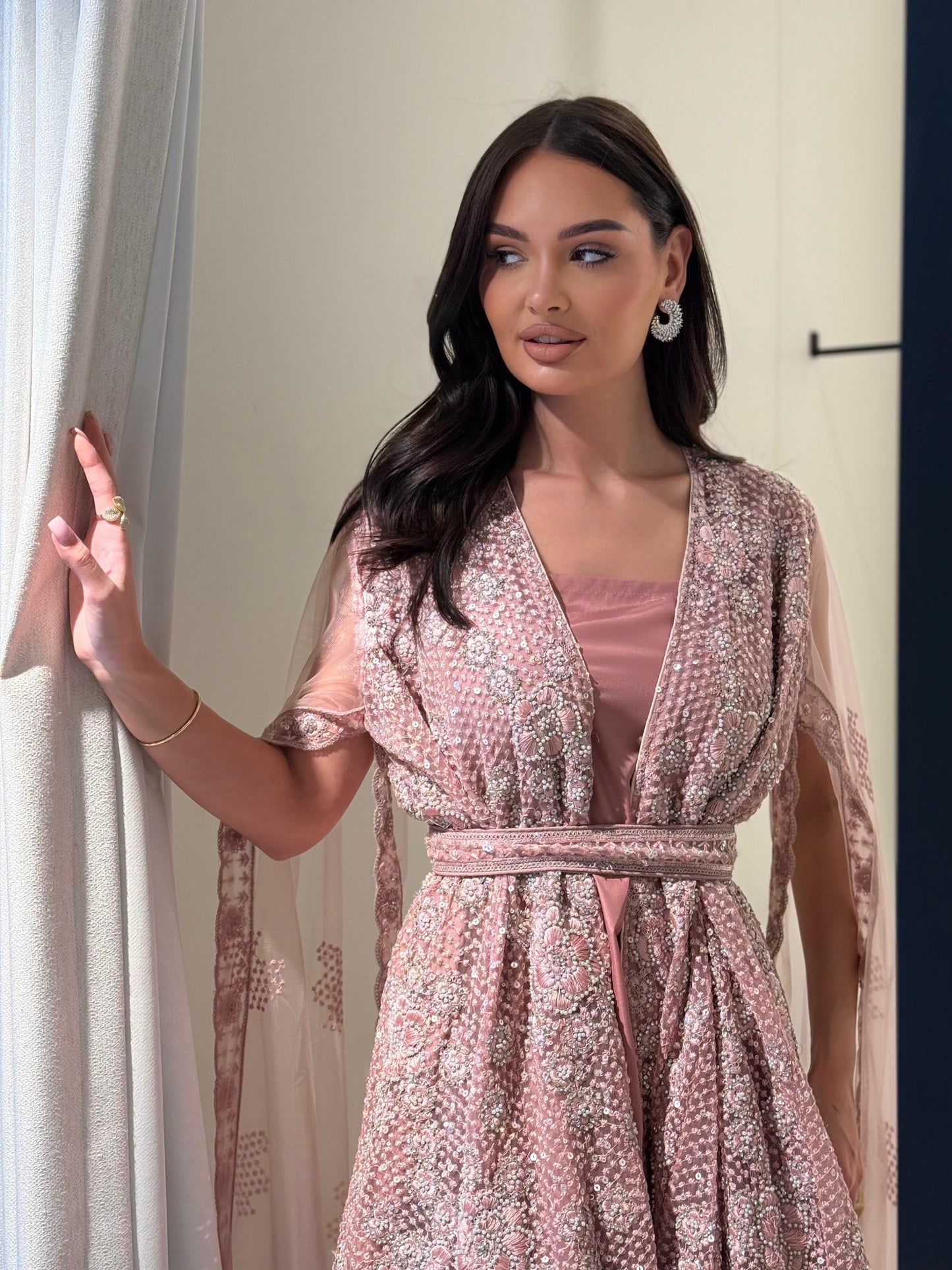 Short Bisht Jelwa Dress- powder pink