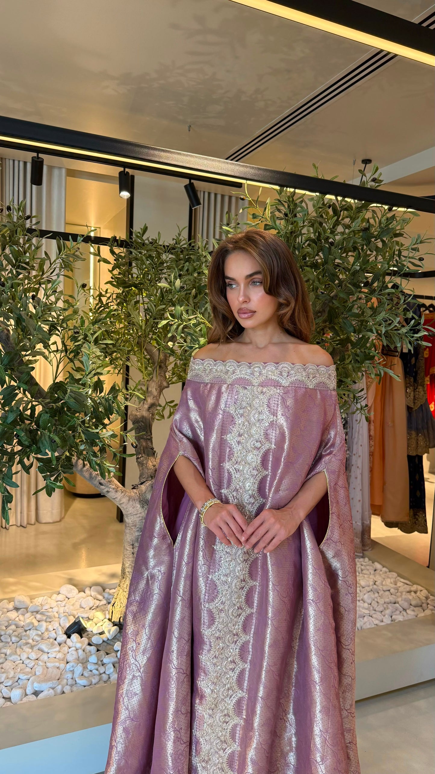 Offshoulders Cape Jelwa Kaftan - shimmery pink