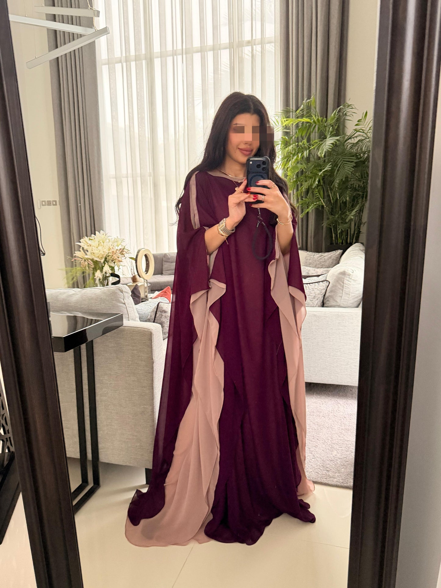 Raspberry Flow• Closed shoulders•