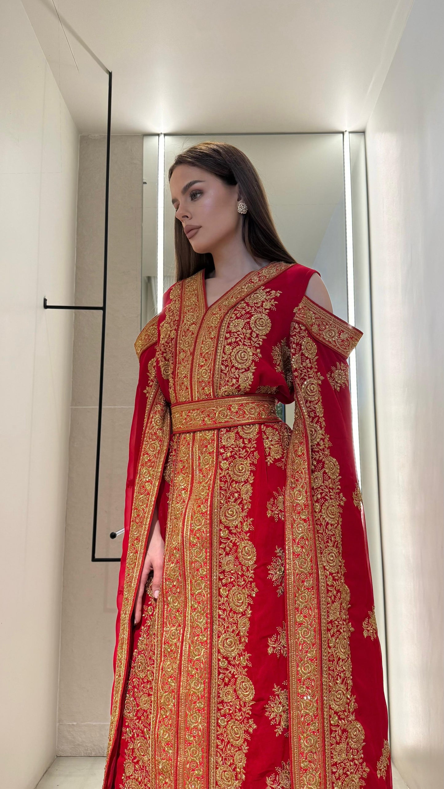 Jelwa Cutout Cape Sleeve Kaftan- Red
