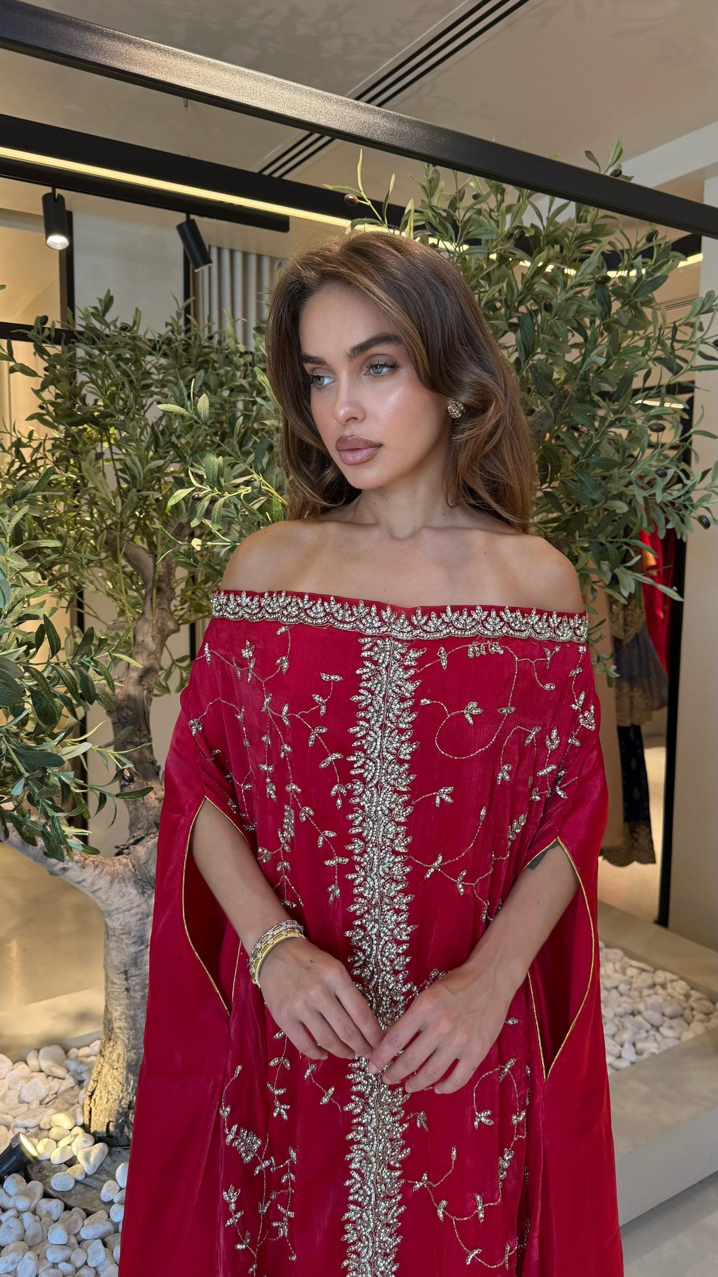 Offshoulders Cape Jelwa Kaftan - Scarlet