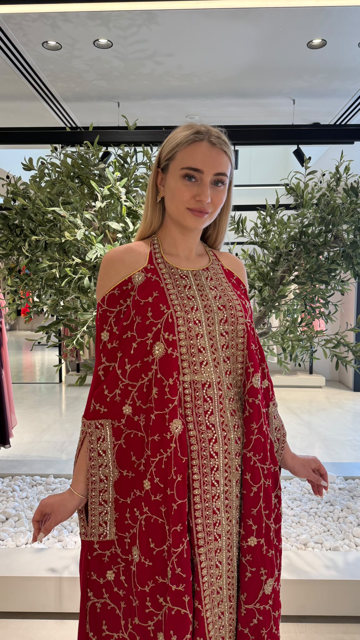 Offshoulders Cape Jelwa Kaftan
